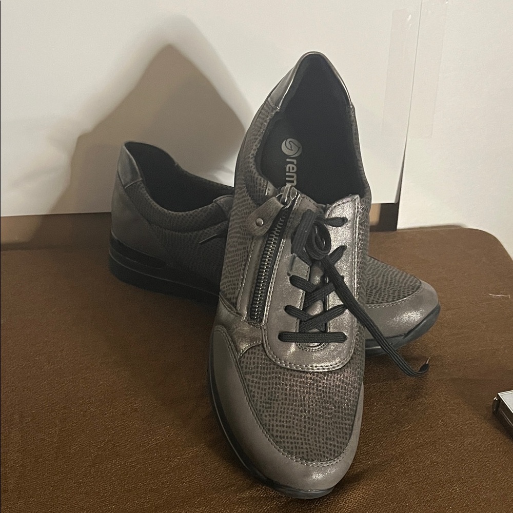 😄Remonte Metallic Gray Sneakers Eur 43 men’s